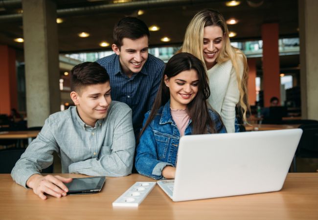 Hiring temporary workers gives you the flexibility to scale your teams according to demand, paying only for the skills and hours needed.